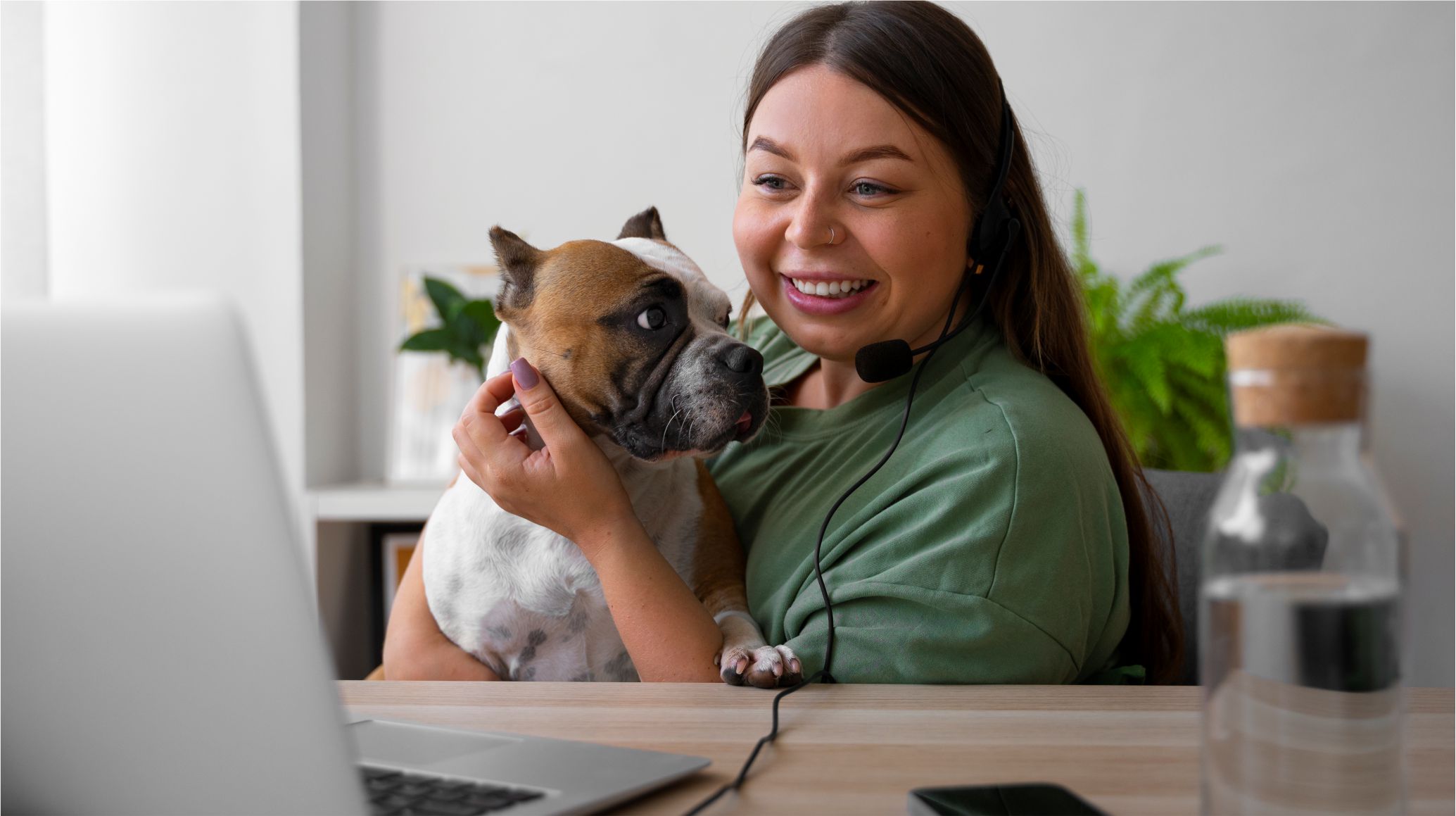 Teletrabajo con mascotas: cómo organizar la jornada sin descuidar su bienestar
